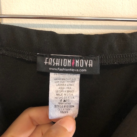 FASHINOVA BLACK FLORAL SKIRT - Picture 2 of 2